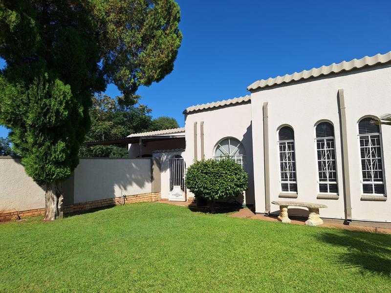 4 Bedroom Property for Sale in Flamwood North West